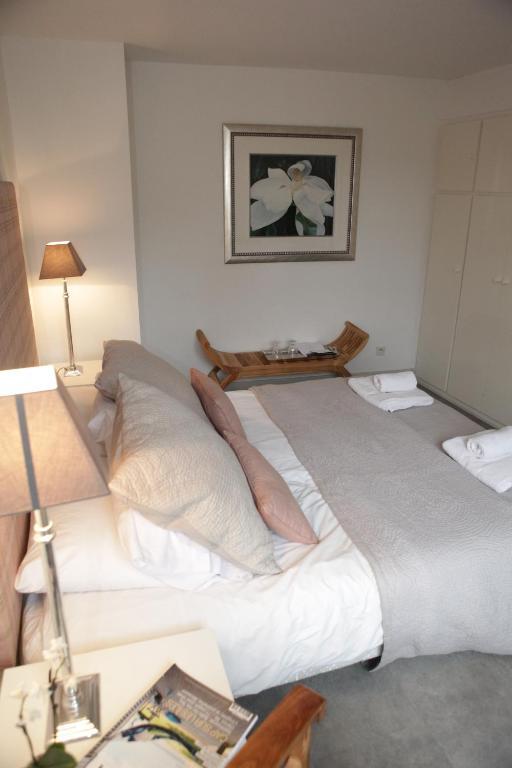 Le Fond De La Cour Bed & Breakfast 3*